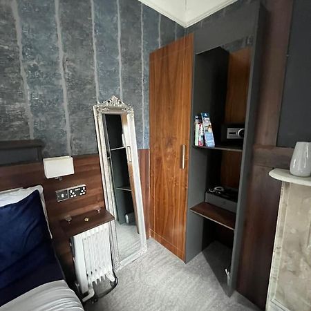 Upstairs Studio - Private Kitchenette And Small En-Suite Дублін Екстер'єр фото